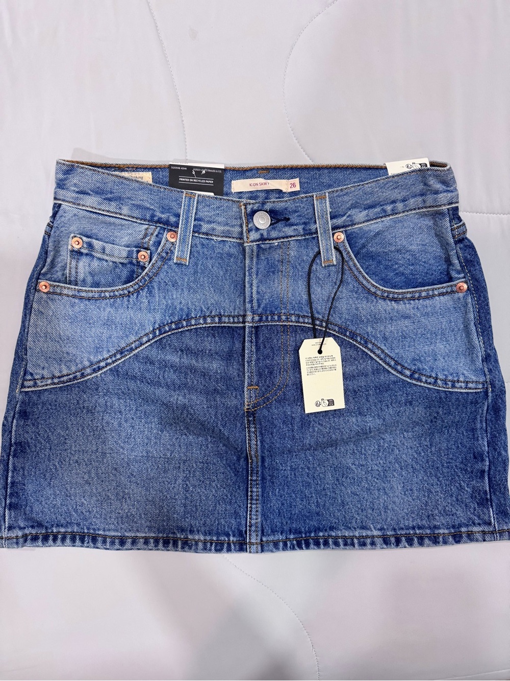 Levi’s icon skirt